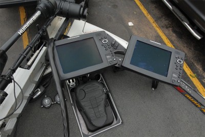Humminbird 1199 Powerpole switch hydrowave.jpg
