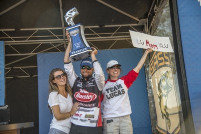 justin lucas wins it.jpg