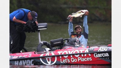 94-mike_iaconelli_-_gt.jpg (122.51 KiB) 查看 26192 次 94-mike_iaconelli_-_gt.jpg